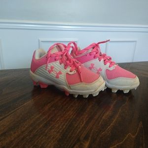 Under armor girls baseball cleats size 10